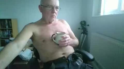 Snapshot of coccalad chatting on 01/08/26, 10:06 coccalad online show from 01/08/26, 10:06
