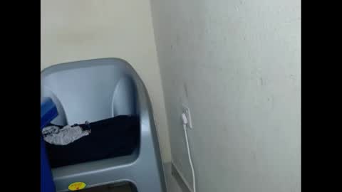 Snapshot of cockfanx chatting on 01/21/25, 06:00 cockfanx online show from 01/21/25, 06:00