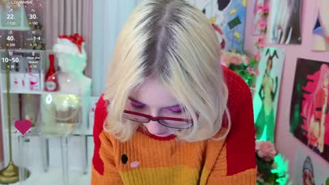 Snapshot of coconut_mia chatting on 12/17/24, 10:43 Mia online show from 12/17/24, 10:43