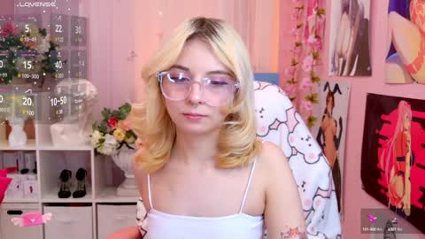 Snapshot of coconut_mia chatting on 01/16/25, 07:31 Mia online show from 01/16/25, 07:31