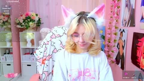 Snapshot of coconut_mia chatting on 01/17/25, 09:06 Mia online show from 01/17/25, 09:06