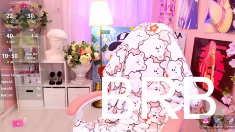 Snapshot of coconut_mia chatting on 01/19/25, 12:17 Mia online show from 01/19/25, 12:17