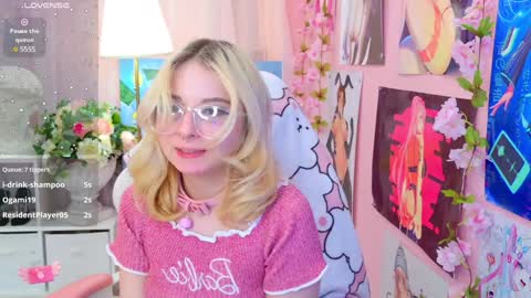 Snapshot of coconut_mia chatting on 01/22/25, 03:09 Mia online show from 01/22/25, 03:09
