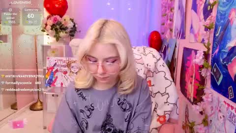 Snapshot of coconut_mia chatting on 02/15/25, 04:36 Mia online show from 02/15/25, 04:36