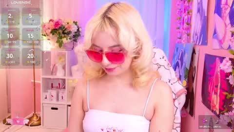 Snapshot of coconut_mia chatting on 03/07/25, 12:48 Mia online show from 03/07/25, 12:48