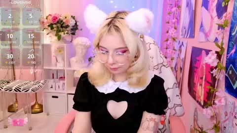 Snapshot of coconut_mia chatting on 03/09/25, 11:03 Mia online show from 03/09/25, 11:03