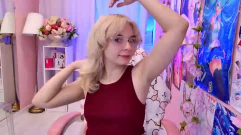 Snapshot of coconut_mia chatting on 09/10/25, 03:45 Mia online show from 09/10/25, 03:45