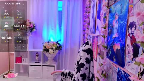 Snapshot of coconut_mia chatting on 10/04/25, 12:03 Mia online show from 10/04/25, 12:03