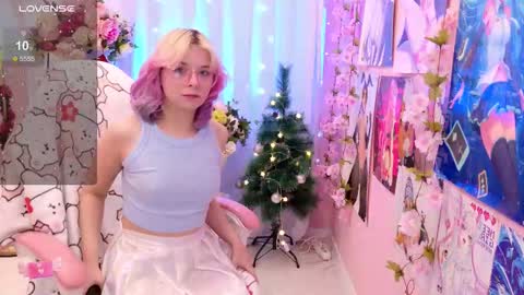 Snapshot of coconut_mia chatting on 12/03/25, 03:43 Mia online show from 12/03/25, 03:43