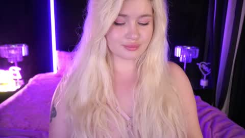 Snapshot of cocosecretss chatting on 12/13/24, 11:02 onlyfans amyleyy online show from 12/13/24, 11:02