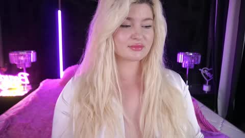 Snapshot of cocosecretss chatting on 12/15/24, 11:01 onlyfans amyleyy online show from 12/15/24, 11:01