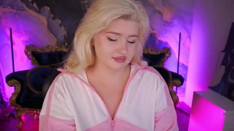 Snapshot of cocosecretss chatting on 10/13/25, 06:57 onlyfans amyleyy online show from 10/13/25, 06:57