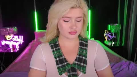 Snapshot of cocosecretss chatting on 10/18/25, 07:20 onlyfans amyleyy online show from 10/18/25, 07:20