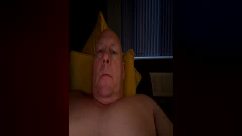 Snapshot of col4nows chatting on 06/13/26, 08:51 col4nows online show from 06/13/26, 08:51