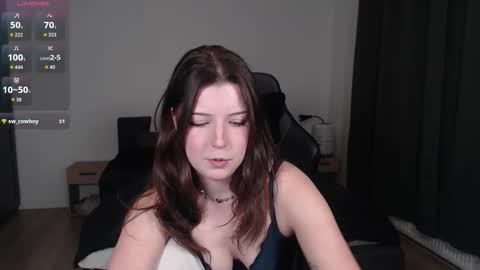 Snapshot of colaux chatting on 10/18/25, 08:09 Denise online show from 10/18/25, 08:09