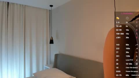 Carry online show from 09/29/25, 01:00