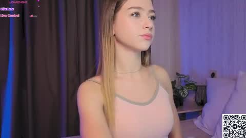 Snapshot of cold_waterfall chatting on 10/21/25, 03:51 Criss online show from 10/21/25, 03:51