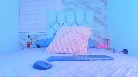 colett online show from 11/19/25, 11:54