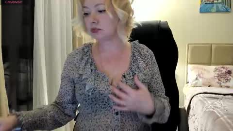 Snapshot of colette1w chatting on 02/16/26, 08:27 Olga. online show from 02/16/26, 08:27