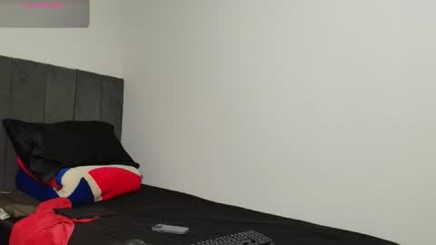 Snapshot of colinlatinbrown chatting on 10/29/25, 05:36 IG online show from 10/29/25, 05:36