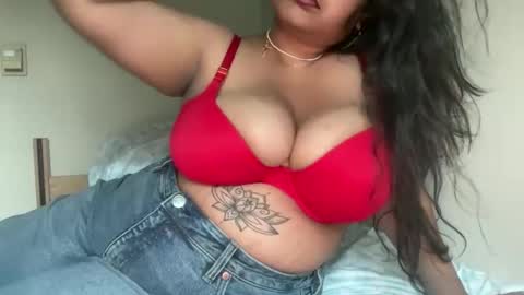 Snapshot of coll3gegirl chatting on 05/17/26, 11:34 coll3gegirl online show from 05/17/26, 11:34