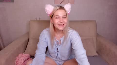 Snapshot of colleen_blake chatting on 01/02/25, 01:06 Collen Mon Tue Wed Thu Fri GMT 3 0300am - 0900am online show from 01/02/25, 01:06