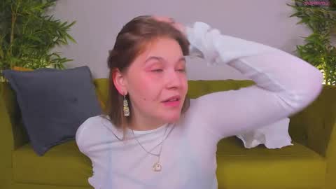 Collen Mon Tue Wed Thu Fri GMT 3 0300am - 0900am  online show from 10/02/25, 04:47