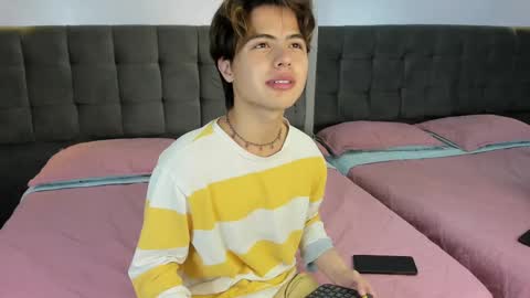 collinstone online show from 01/06/25, 07:56