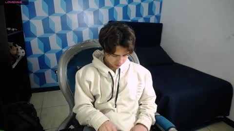 collinstone online show from 02/03/25, 07:42