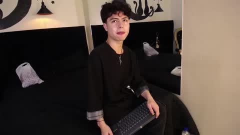 collinstone online show from 10/19/25, 03:23