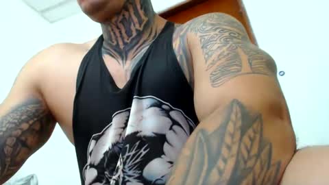 Snapshot of colombian_monster_cock chatting on 12/17/24, 11:16 camilo online show from 12/17/24, 11:16
