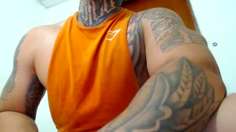 Snapshot of colombian_monster_cock chatting on 12/18/24, 05:59 camilo online show from 12/18/24, 05:59