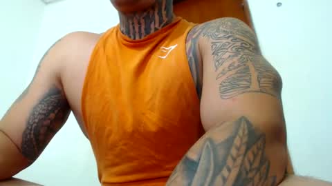 Snapshot of colombian_monster_cock chatting on 12/25/24, 02:25 camilo online show from 12/25/24, 02:25