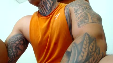 Snapshot of colombian_monster_cock chatting on 12/27/24, 08:02 camilo online show from 12/27/24, 08:02