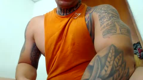 Snapshot of colombian_monster_cock chatting on 12/31/24, 06:05 camilo online show from 12/31/24, 06:05