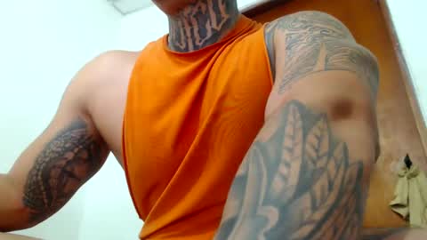 Snapshot of colombian_monster_cock chatting on 01/04/25, 07:24 camilo online show from 01/04/25, 07:24