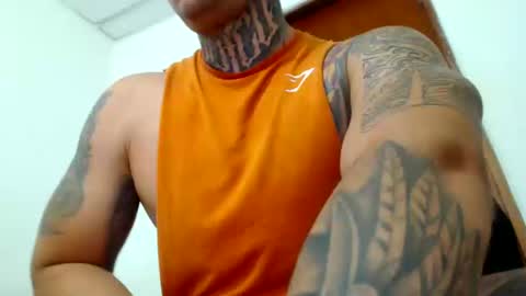 Snapshot of colombian_monster_cock chatting on 01/08/25, 04:55 camilo online show from 01/08/25, 04:55
