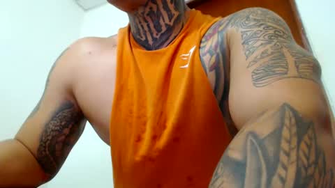Snapshot of colombian_monster_cock chatting on 02/01/25, 04:22 camilo online show from 02/01/25, 04:22