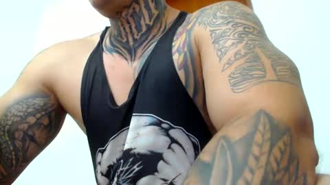 Snapshot of colombian_monster_cock chatting on 02/06/25, 04:21 camilo online show from 02/06/25, 04:21