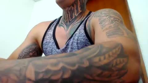 Snapshot of colombian_monster_cock chatting on 02/12/25, 06:19 camilo online show from 02/12/25, 06:19