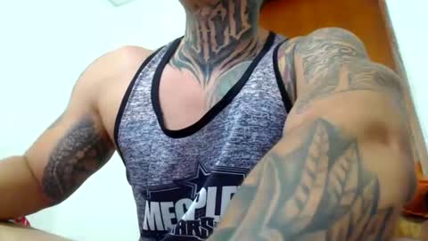 Snapshot of colombian_monster_cock chatting on 02/13/25, 02:12 camilo online show from 02/13/25, 02:12