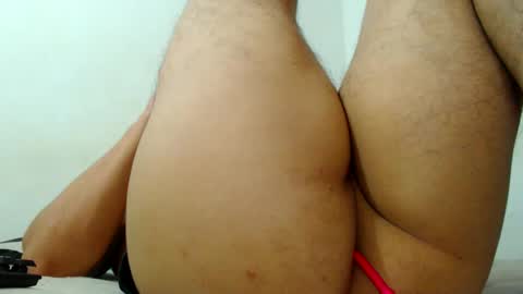 Snapshot of colombian_monster_cock chatting on 02/19/25, 05:16 camilo online show from 02/19/25, 05:16