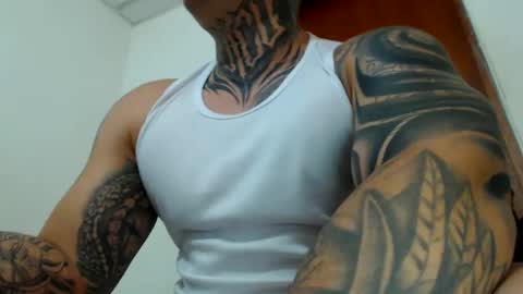 Snapshot of colombian_monster_cock chatting on 09/09/25, 06:18 camilo online show from 09/09/25, 06:18