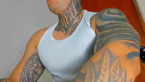 Snapshot of colombian_monster_cock chatting on 09/19/25, 06:59 camilo online show from 09/19/25, 06:59