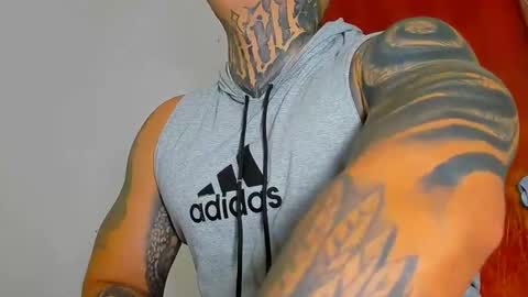 Snapshot of colombian_monster_cock chatting on 09/20/25, 05:47 camilo online show from 09/20/25, 05:47