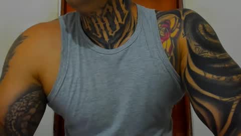 Snapshot of colombian_monster_cock chatting on 10/10/25, 06:23 camilo online show from 10/10/25, 06:23