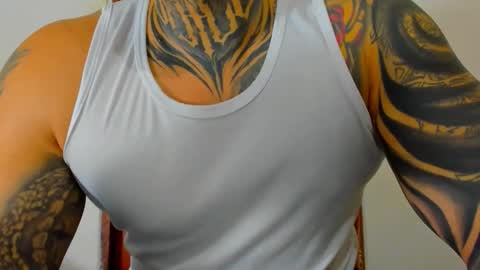 Snapshot of colombian_monster_cock chatting on 10/13/25, 03:17 camilo online show from 10/13/25, 03:17