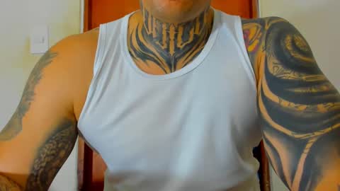 Snapshot of colombian_monster_cock chatting on 10/13/25, 11:49 camilo online show from 10/13/25, 11:49