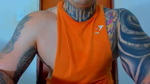 Snapshot of colombian_monster_cock chatting on 10/18/25, 06:05 camilo online show from 10/18/25, 06:05