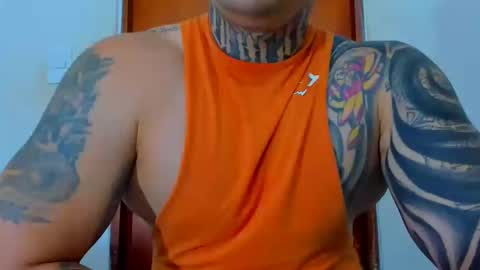 Snapshot of colombian_monster_cock chatting on 10/21/25, 01:28 camilo online show from 10/21/25, 01:28